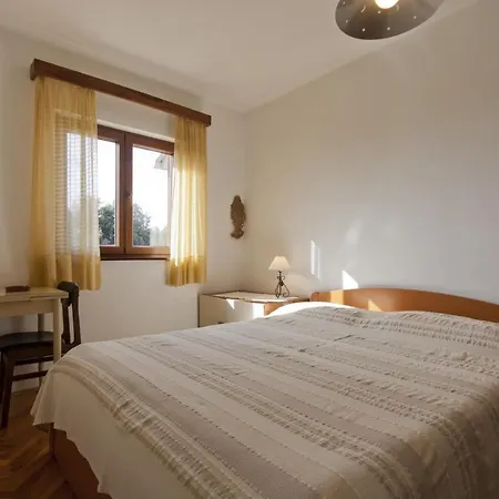 Apartment By The Sea - 2253