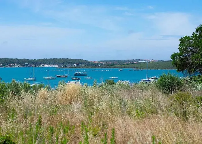 Apartment By The Sea - 2253