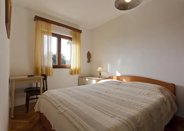 Apartment By The Sea - 2253