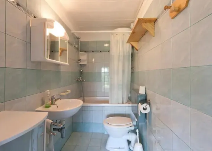 Apartment By The Sea - 2253 *